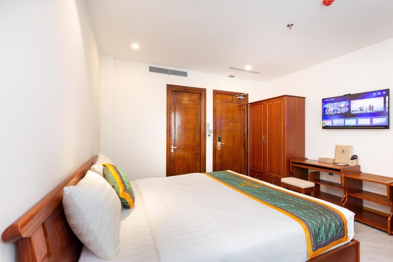 Silk Hong Ha Airport Hotel Ho Chi Minh City Exterior photo