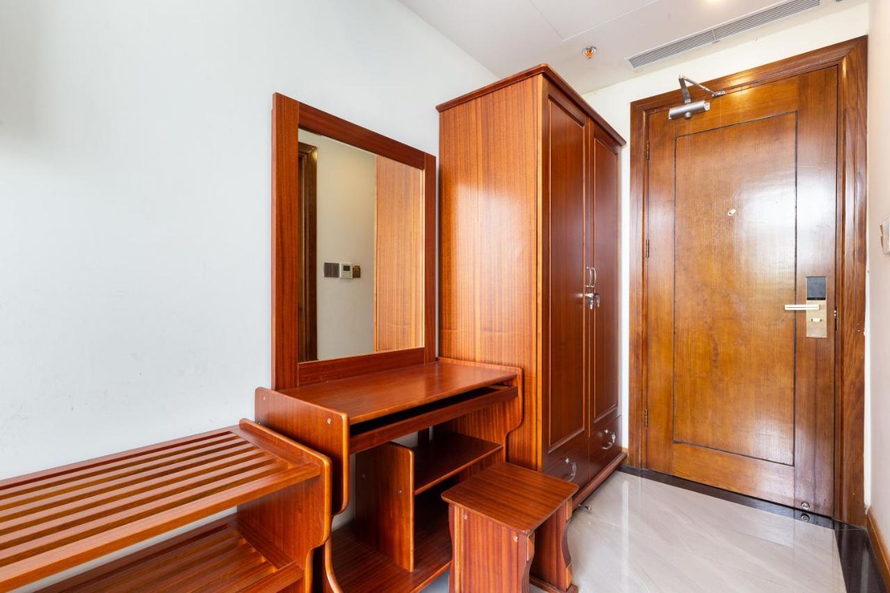 Silk Hong Ha Airport Hotel Ho Chi Minh City Exterior photo