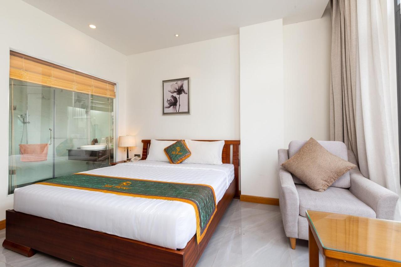 Silk Hong Ha Airport Hotel Ho Chi Minh City Exterior photo