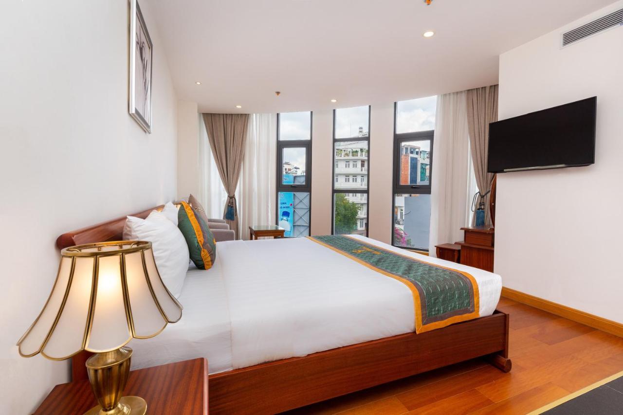 Silk Hong Ha Airport Hotel Ho Chi Minh City Exterior photo